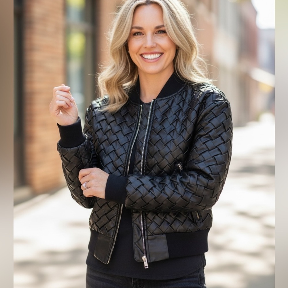 💋Dolce Cabo Faux Leather  Quilted Jacket –M‎ 008
